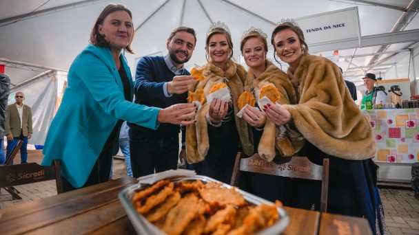 Governador em exercício, Gabriel Souza, participa da 24ª Kartoffelfest e visita obra, em Santa Maria do Herval 9