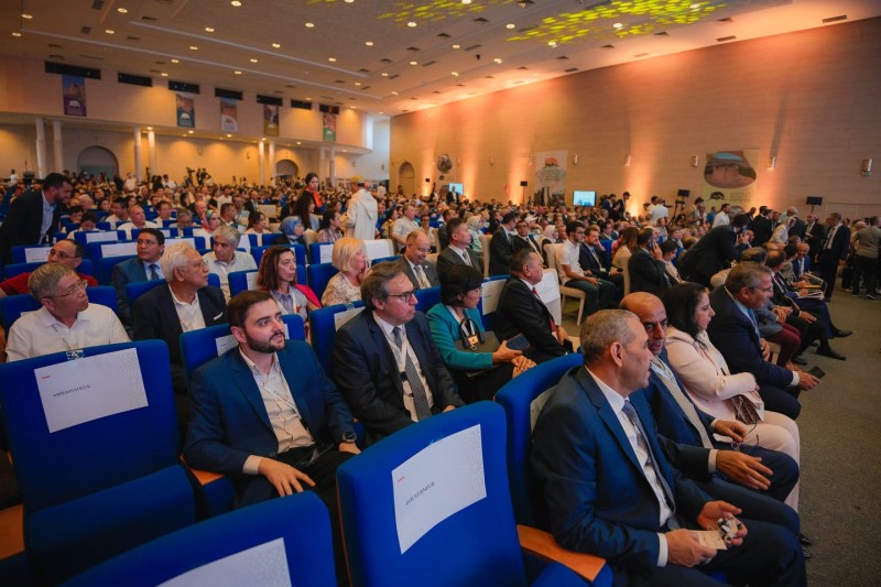 O Vice-governador e o embaixador do Brasil no Marrocos durante a cerimônia de abertura do evento