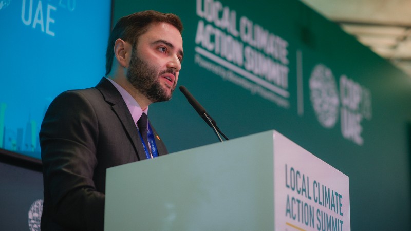 Gabriel Souza em apresentação na COP28, em Dubai