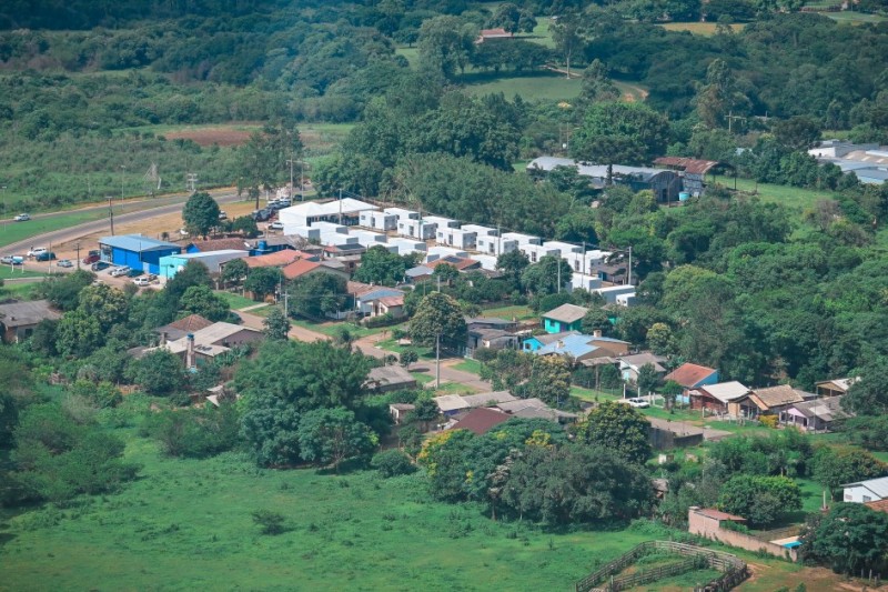 Governo entrega casas temporárias em São Jerônimo 2