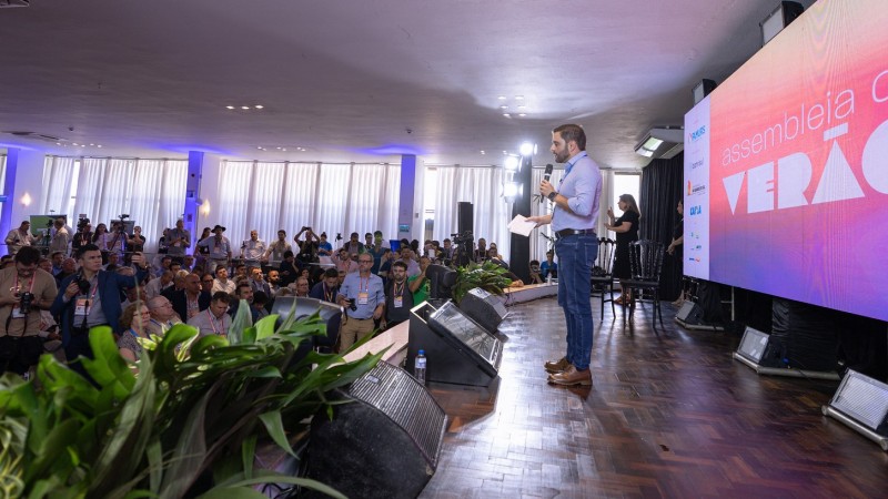Gabriel Souza na Assembleia de Verão da Famurs