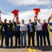 Gabriel Souza inaugura pavimentação de estrada em Nova Petrópolis