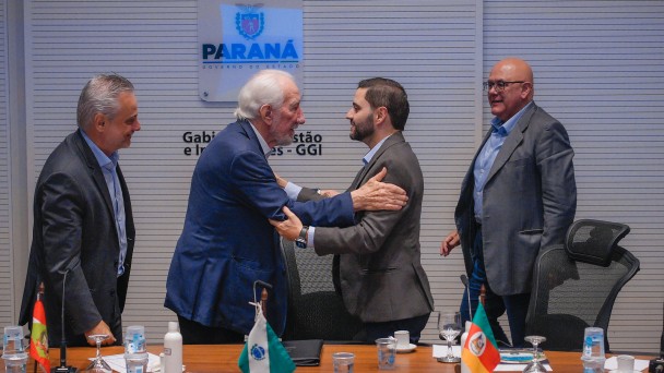 04 04 2024   reunião sobre a malha ferroviária Sul, com representantes dos estados membros do COSUD, em Curitiba (1)